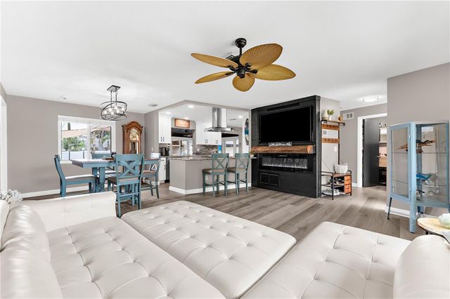 1467 CAMBRIDGE DRIVE, Clearwater, FL 33756