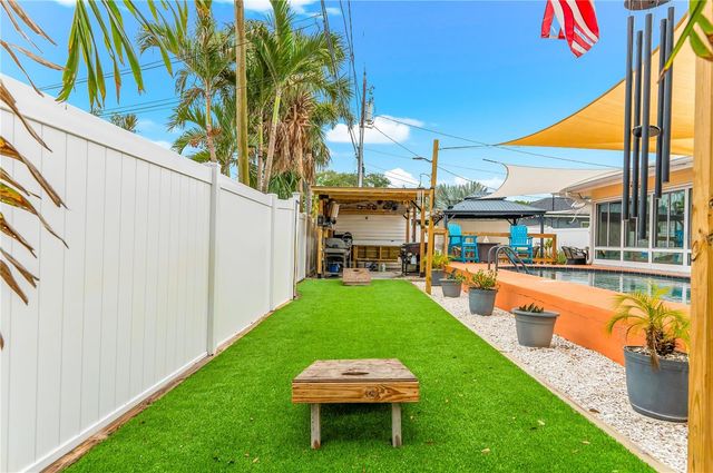 1467 CAMBRIDGE DRIVE, Clearwater, FL 33756