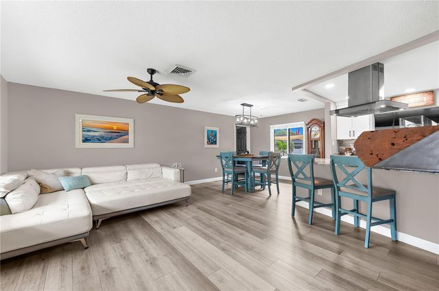 1467 CAMBRIDGE DRIVE, Clearwater, FL 33756