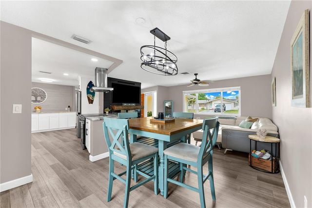 1467 CAMBRIDGE DRIVE, Clearwater, FL 33756