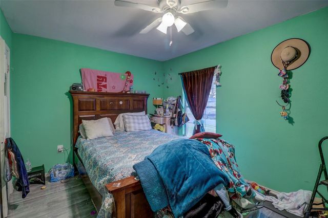 1306 N Clements Street, Gainesville, TX 76240