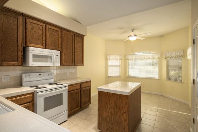 793 Applegate Avenue, Clovis, CA 93611