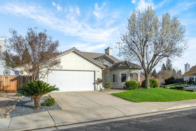 793 Applegate Avenue, Clovis, CA 93611