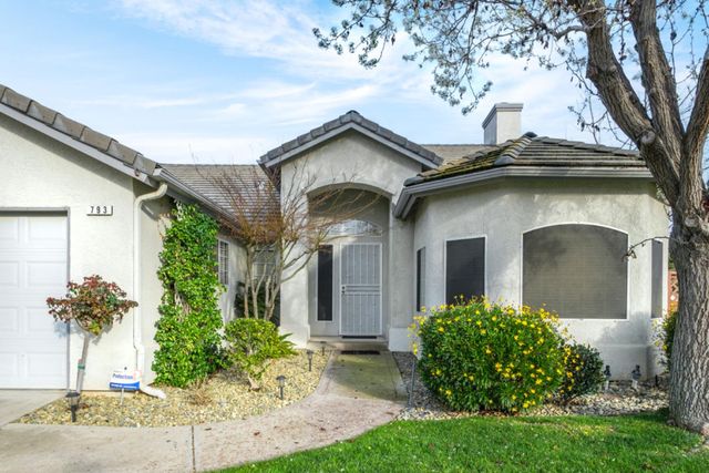 793 Applegate Avenue, Clovis, CA 93611