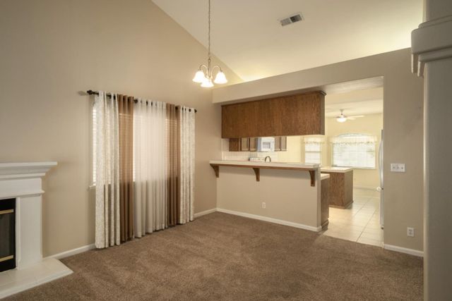 793 Applegate Avenue, Clovis, CA 93611