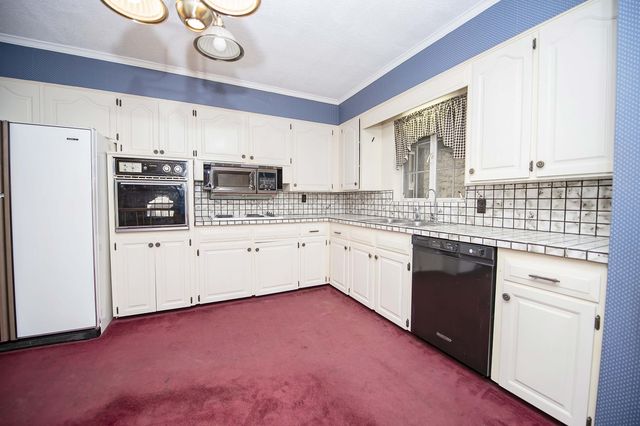 1100 E University Street, Springfield, MO 65807