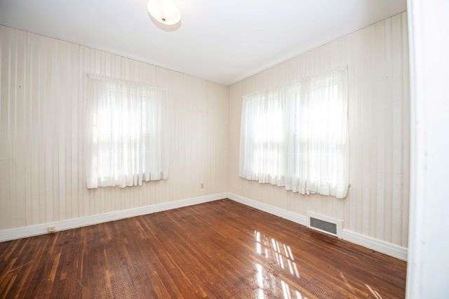 1100 E University Street, Springfield, MO 65807