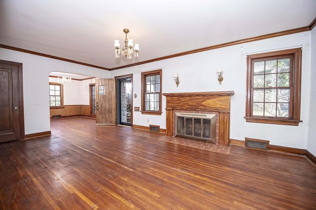 1100 E University Street, Springfield, MO 65807