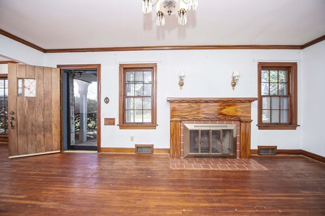 1100 E University Street, Springfield, MO 65807