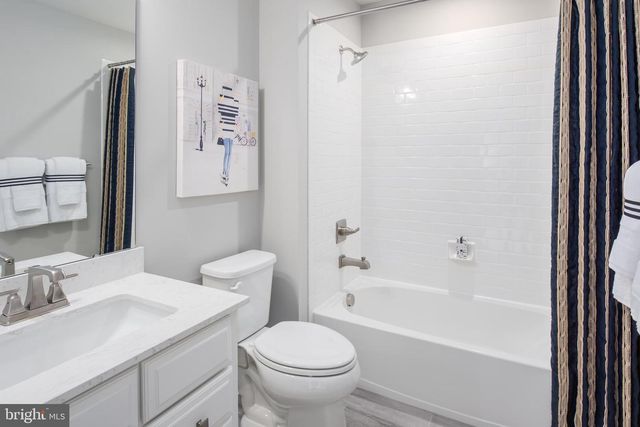 1823 VALENCIA CT, Martinsburg, WV 25403