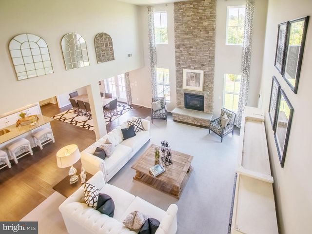 1823 VALENCIA CT, Martinsburg, WV 25403