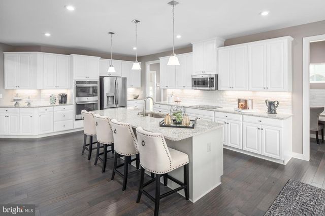 1823 VALENCIA CT, Martinsburg, WV 25403