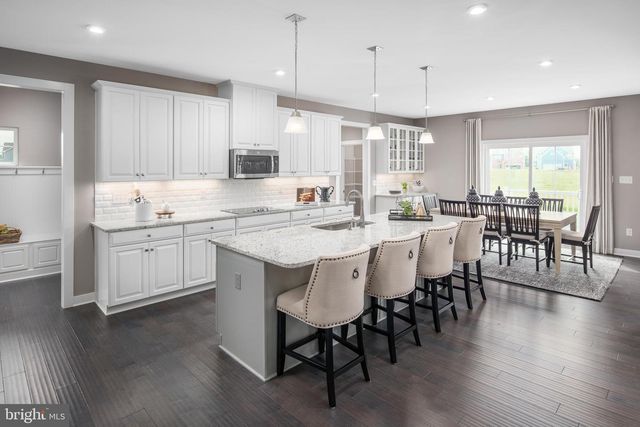 1823 VALENCIA CT, Martinsburg, WV 25403
