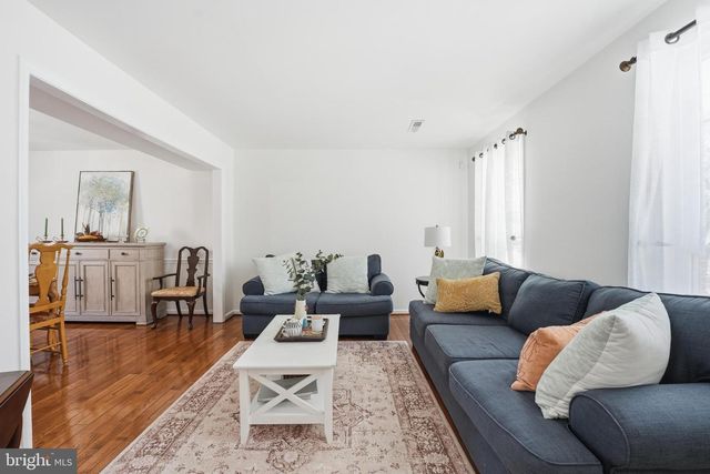 13709 PALM RD, Woodbridge, VA 22193