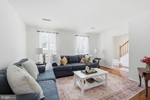 13709 PALM RD, Woodbridge, VA 22193