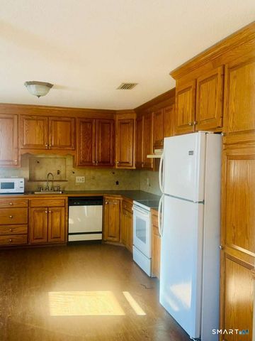 20 Crest Drive, Cromwell, CT 06416