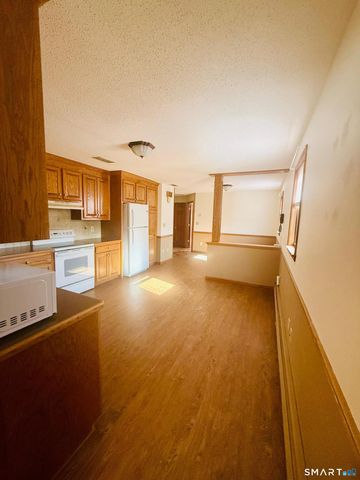 20 Crest Drive, Cromwell, CT 06416