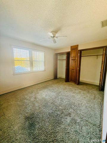 20 Crest Drive, Cromwell, CT 06416