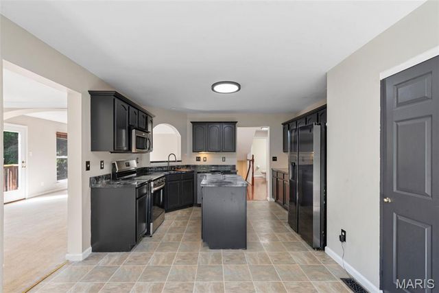 1514 Laurel Bluffs, Hazelwood, MO 63042