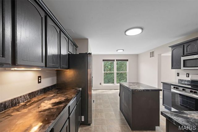 1514 Laurel Bluffs, Hazelwood, MO 63042