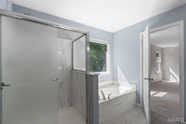 1514 Laurel Bluffs, Hazelwood, MO 63042