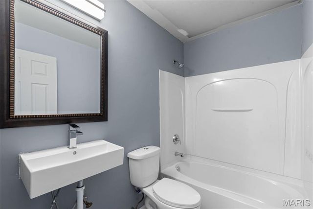 1514 Laurel Bluffs, Hazelwood, MO 63042