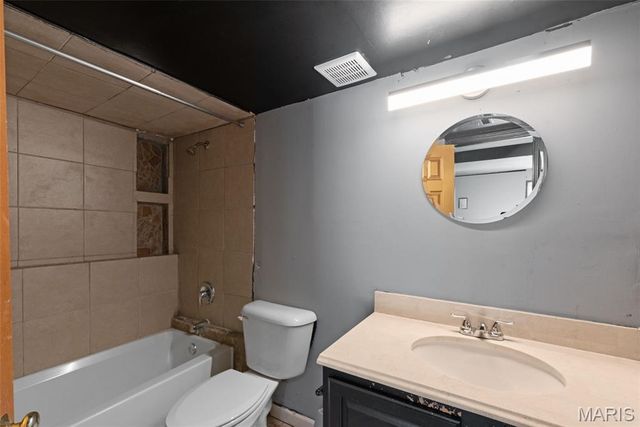 1514 Laurel Bluffs, Hazelwood, MO 63042