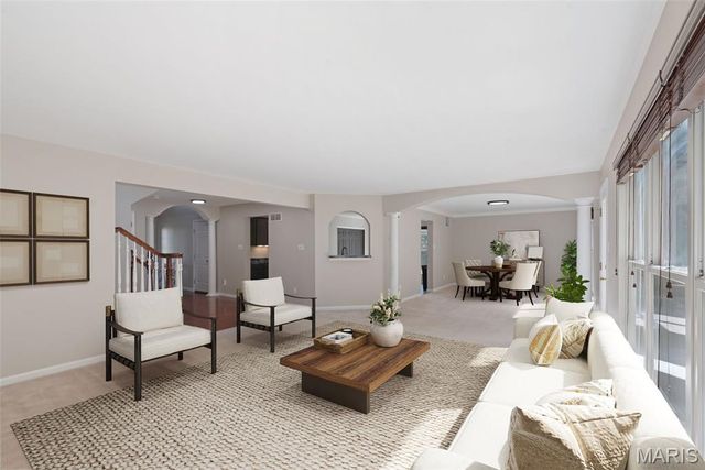 1514 Laurel Bluffs, Hazelwood, MO 63042