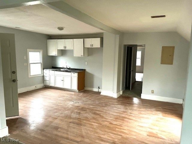 3484 W 59th Street Up, Cleveland, OH 44102