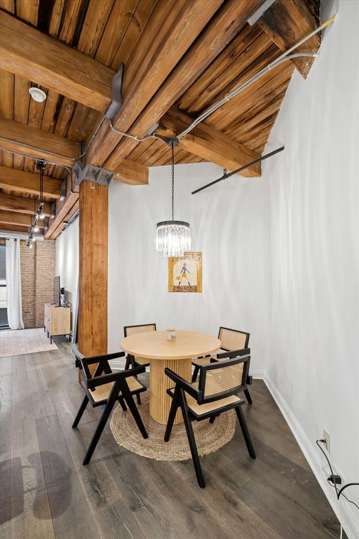 Image 7 of property listing at 225 W Huron Street 419, Chicago, IL 60654