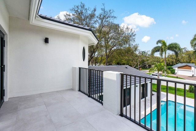 2050 Isabel Oeste Road, Boca Raton, FL 33486