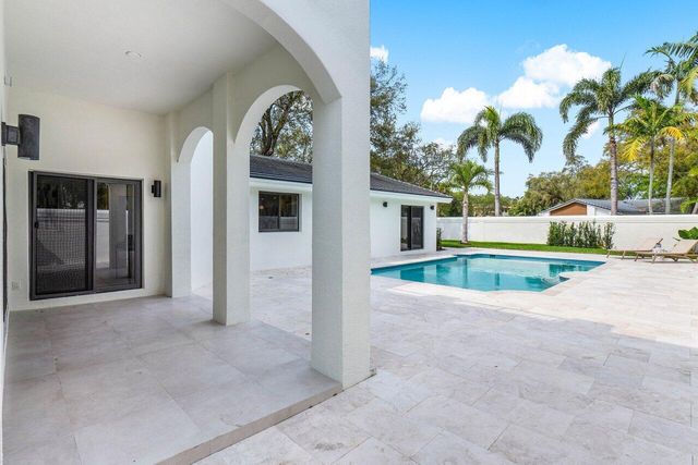 2050 Isabel Oeste Road, Boca Raton, FL 33486