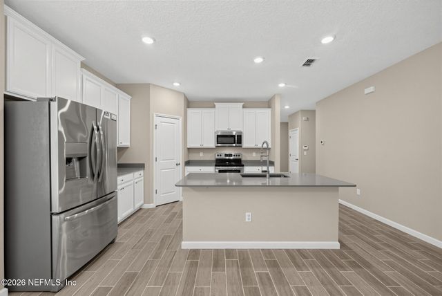 911 COLON Lane, Jacksonville, FL 32218