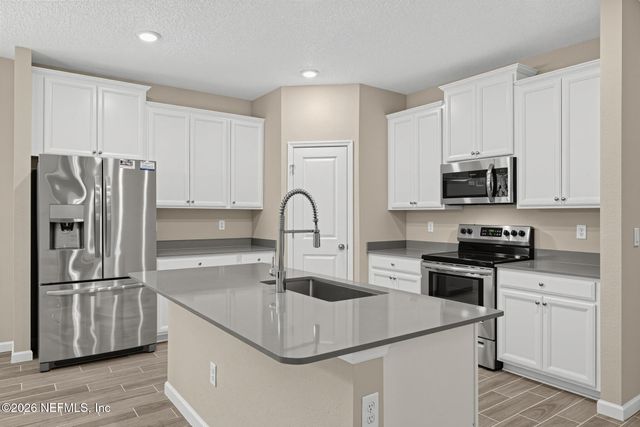 911 COLON Lane, Jacksonville, FL 32218