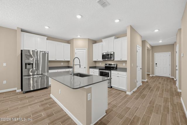 911 COLON Lane, Jacksonville, FL 32218
