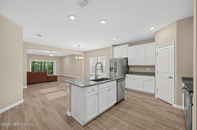 911 COLON Lane, Jacksonville, FL 32218