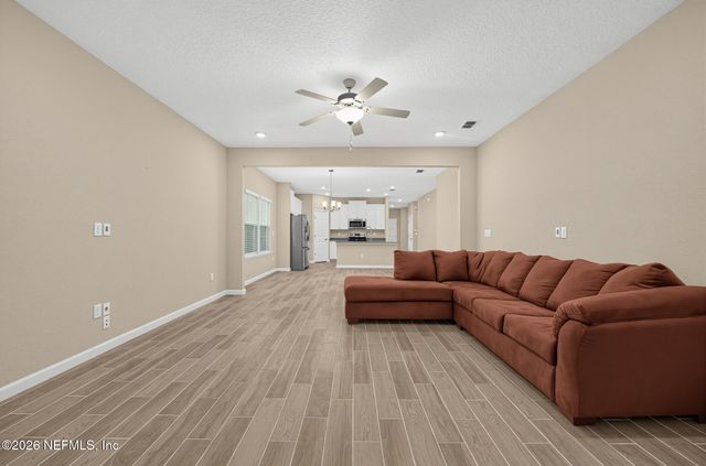 911 COLON Lane, Jacksonville, FL 32218