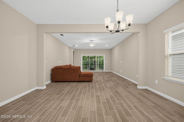 911 COLON Lane, Jacksonville, FL 32218