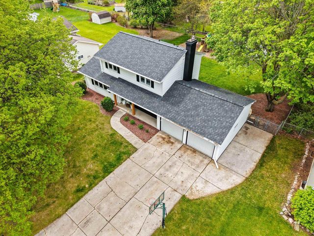 544 HILLTOP DRIVE, Green Bay, WI 54301