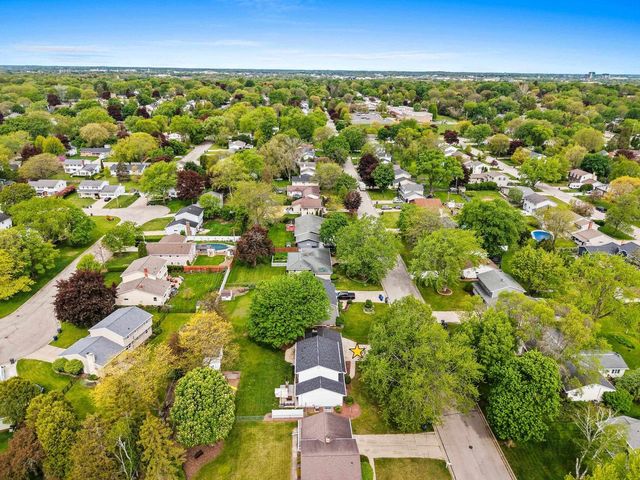 544 HILLTOP DRIVE, Green Bay, WI 54301