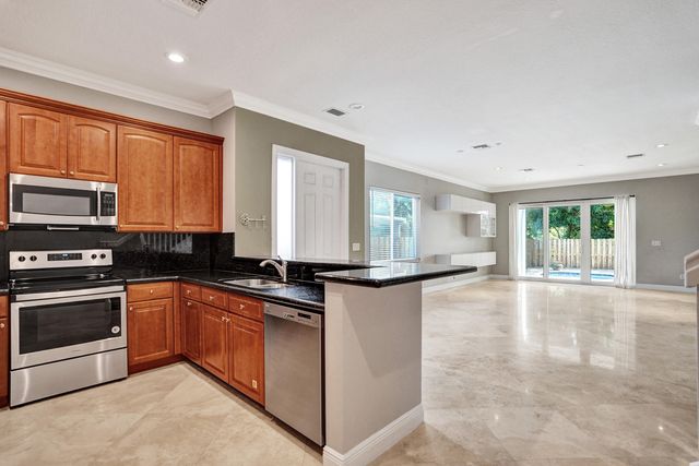 850 SW 11th Court 850, Fort Lauderdale, FL 33315