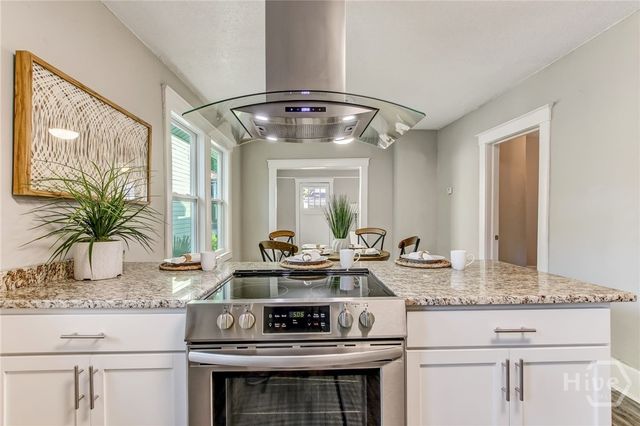513 E 36th Street, Savannah, GA 31401