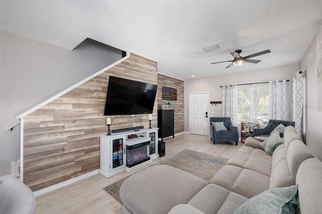 9004 GRAND BAYOU COURT, Tampa, FL 33635