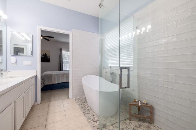 9004 GRAND BAYOU COURT, Tampa, FL 33635