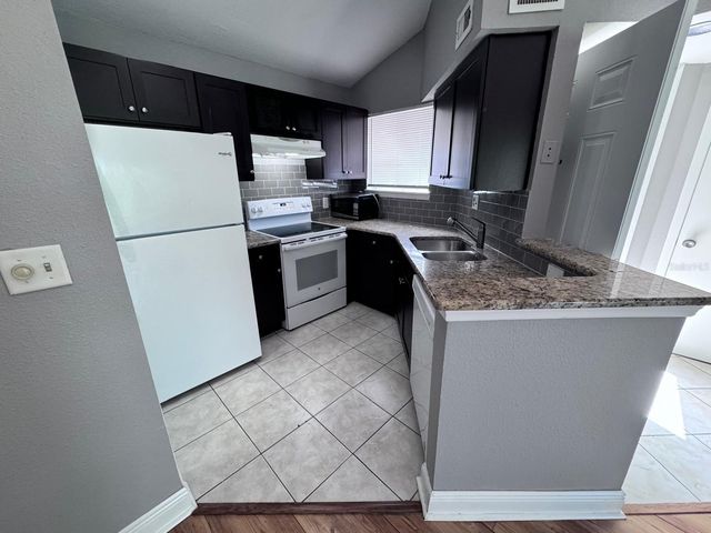 1916 LAKE ATRIUMS CIRCLE 33, Orlando, FL 32839