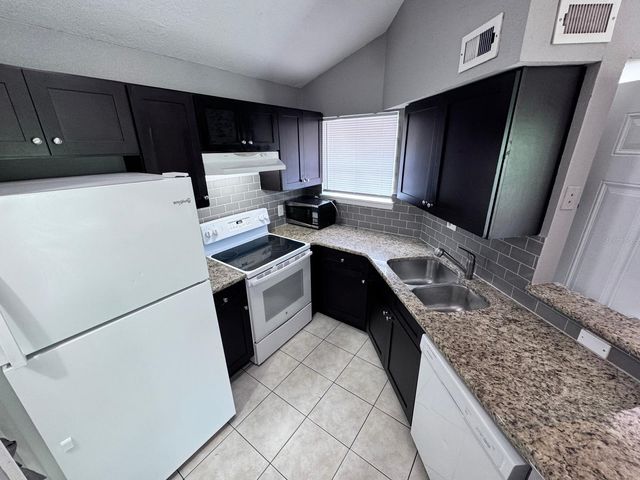 1916 LAKE ATRIUMS CIRCLE 33, Orlando, FL 32839