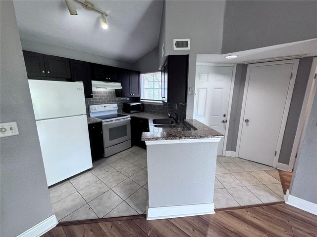 1916 LAKE ATRIUMS CIRCLE 33, Orlando, FL 32839