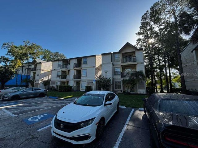 1916 LAKE ATRIUMS CIRCLE 33, Orlando, FL 32839