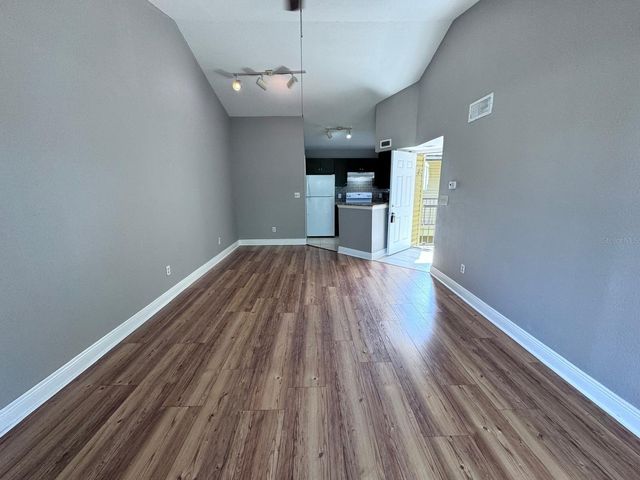 1916 LAKE ATRIUMS CIRCLE 33, Orlando, FL 32839