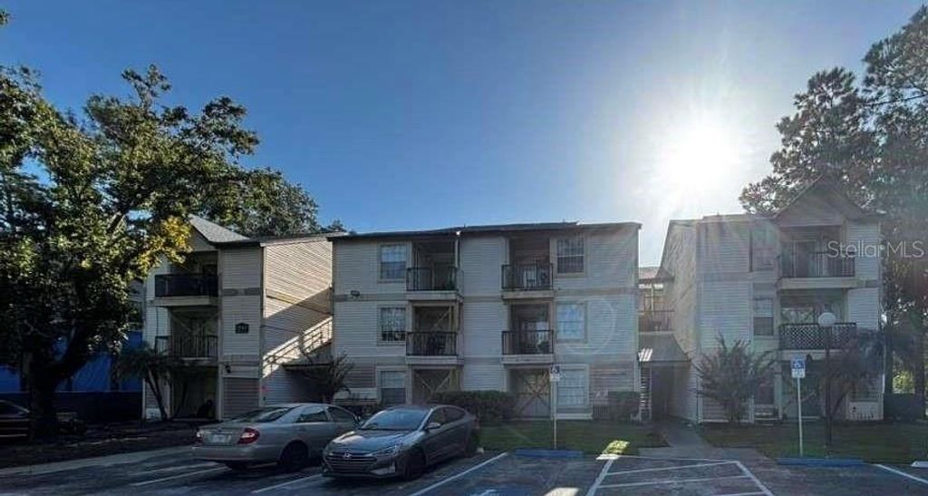 1916 LAKE ATRIUMS CIRCLE 33, Orlando, FL 32839